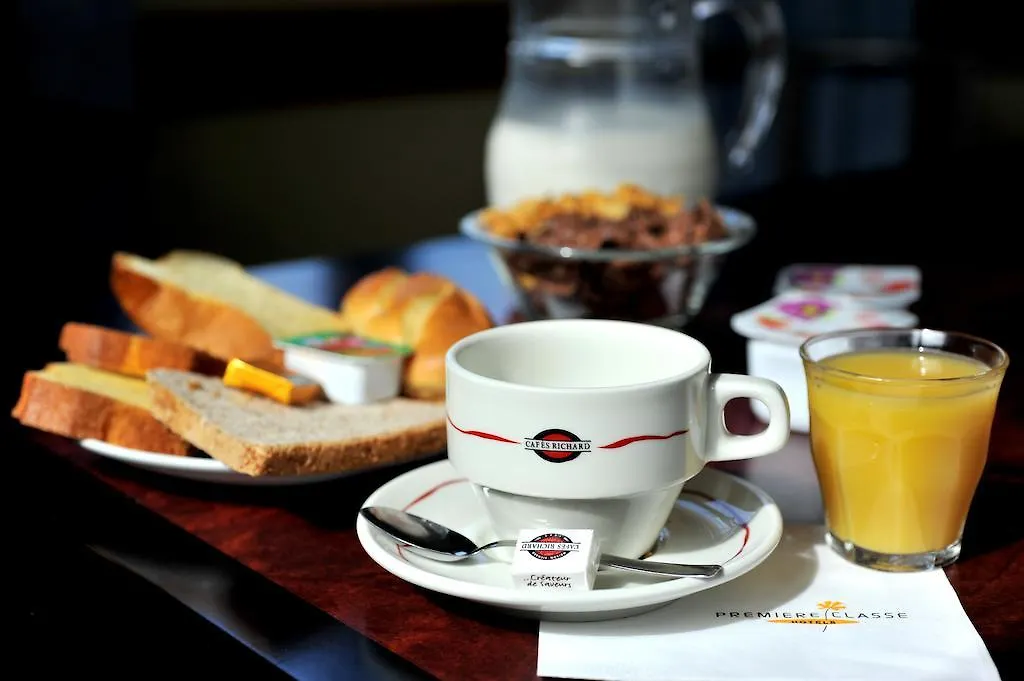 **  Hotel & Residence Avermes France