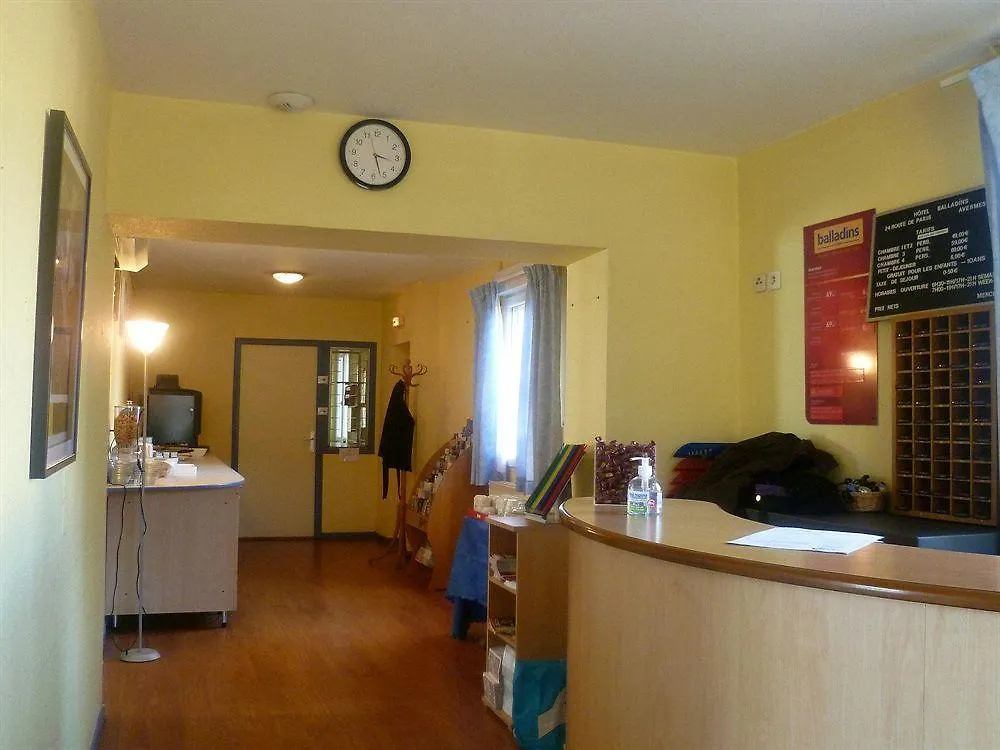 **  Hotel & Residence Avermes France