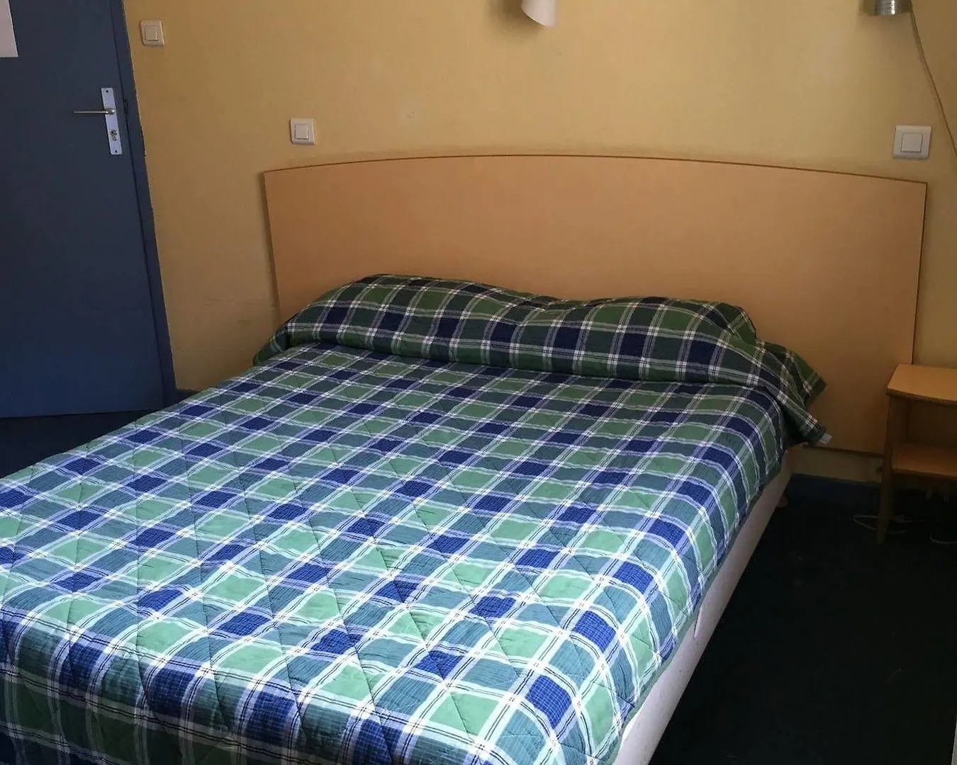 Hotel & Residence Avermes 2*,  France