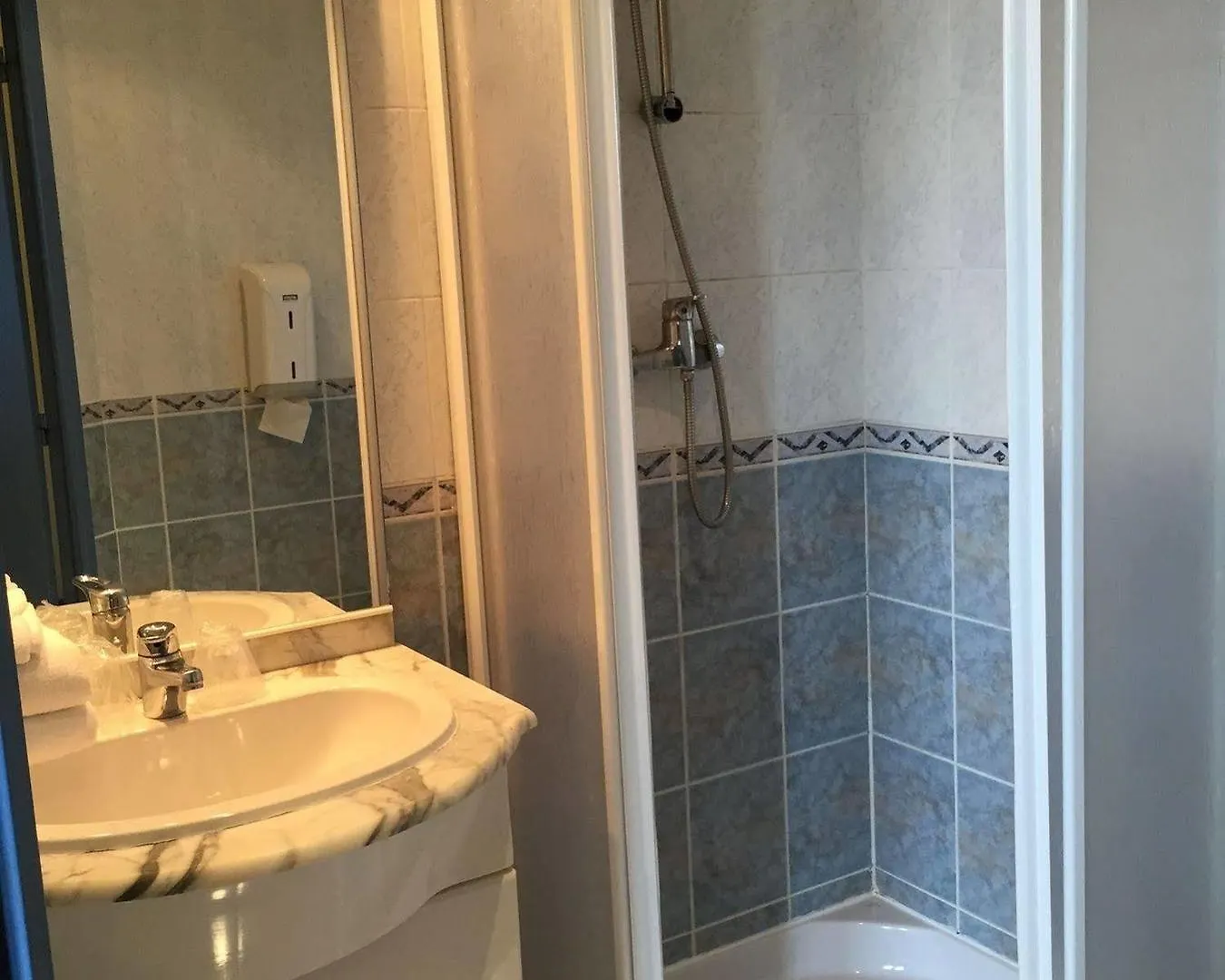 Hotel & Residence Avermes 2*,