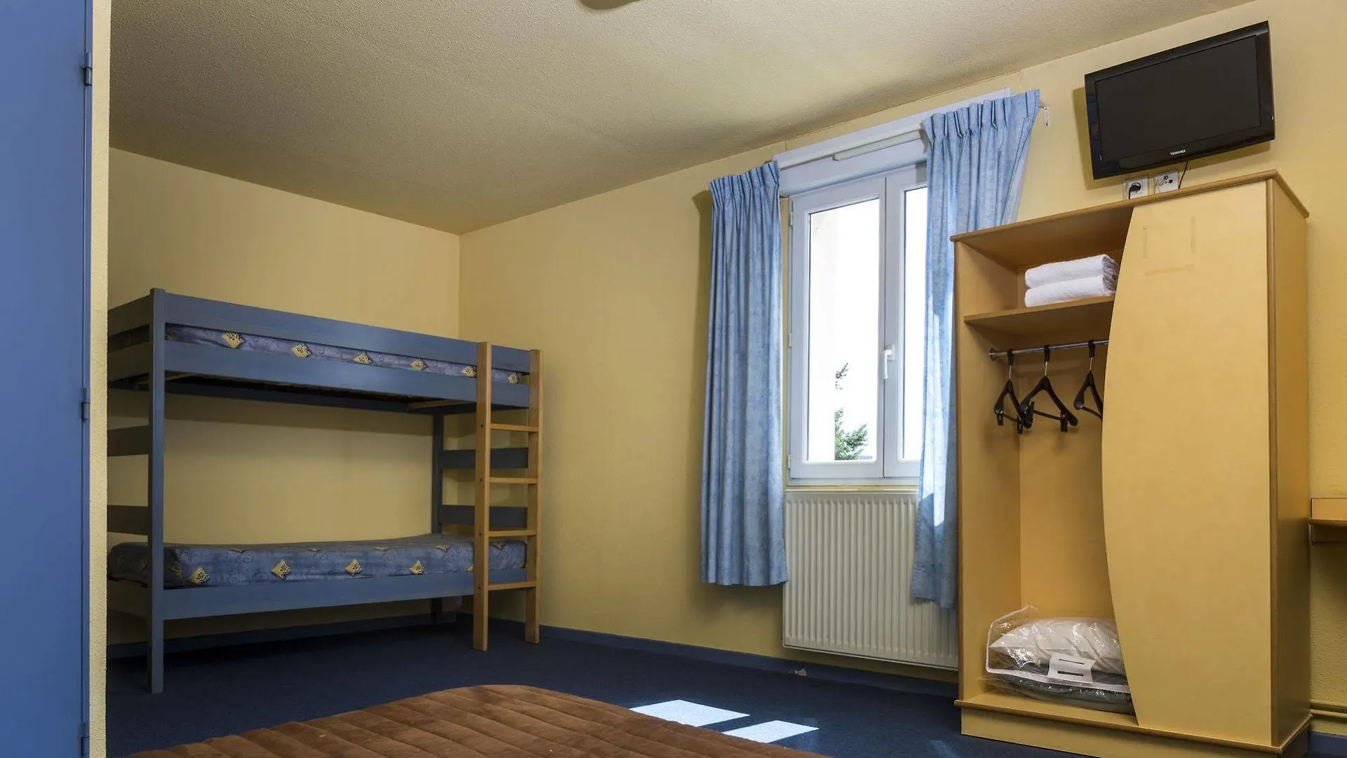 Hotel & Residence Avermes 2*,  France